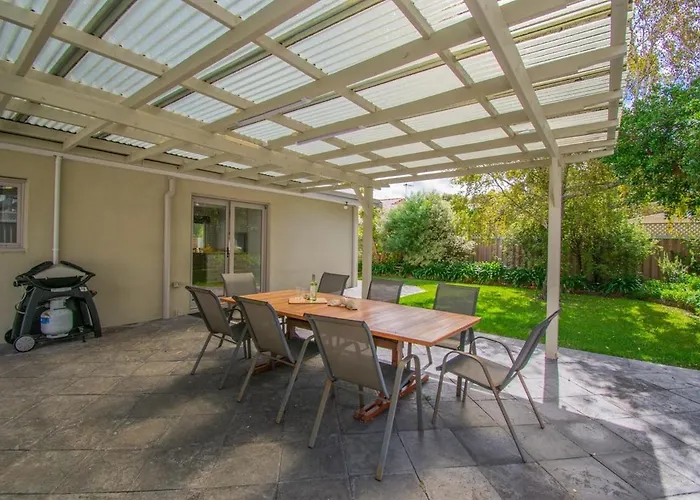 Paperbark Retreat - Spacious 2 Family Accommodation